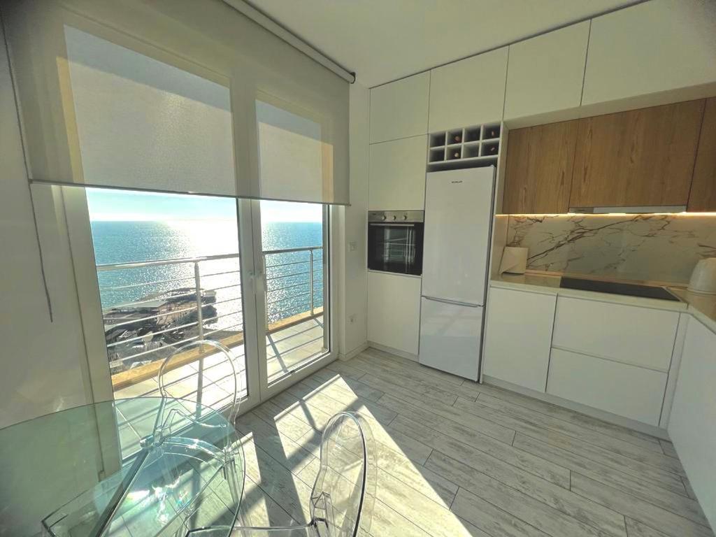 Currila Modern Luxury Stunning Views Apartmán *