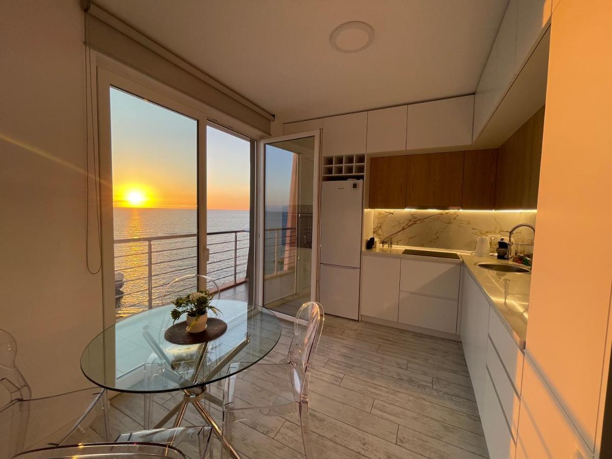 Currila Modern Luxury Stunning Views Apartmán Durrës